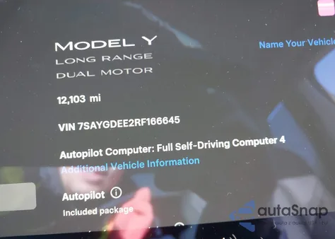 2024 Tesla Model Y Long Range Dual Motor All-Wheel Drive z USA, uszkodzony, nr VIN 7SAYGDEE2RF166645